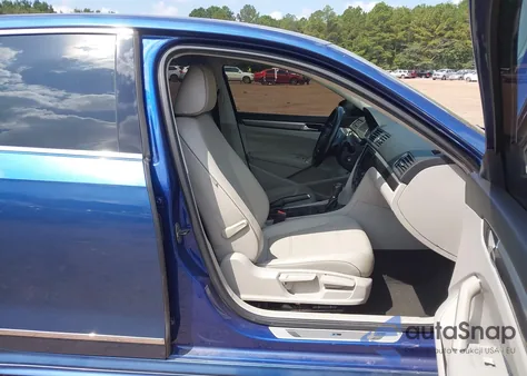 2016 Volkswagen Passat 1.8T R-Line from USA, damaged, VIN 1VWAT7A37GC068573